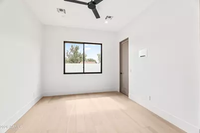 3405 N 47th Place, Phoenix, AZ 85018 - Photo 21
