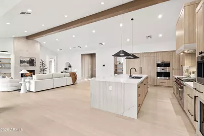 3405 N 47th Place, Phoenix, AZ 85018 - Photo 9