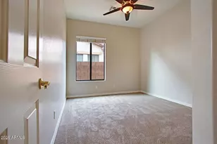 431 W Wildhorse Dr, Chandler, AZ 85286 - Photo 9