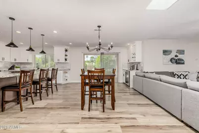 10914 W Saratoga Circle, Sun City, AZ 85351 - Photo 5