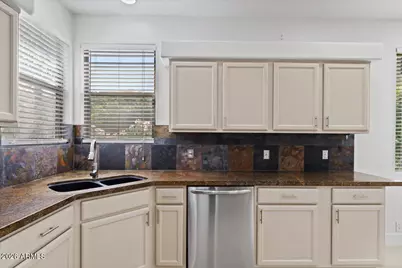 14250 N Saguaro Boulevard #Apt B, Fountain Hills, AZ 85268 - Photo 9