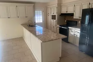 5318 S Hazelton Ln, Tempe, AZ 85283 - Photo 3
