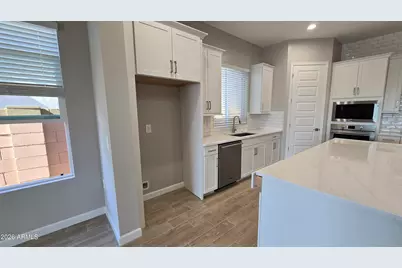 21315 N 61st Street, Phoenix, AZ 85054 - Photo 5