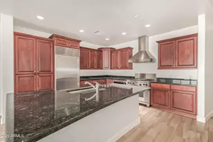 8 Biltmore Estates Dr, Phoenix, AZ 85016 - Photo 11