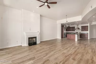 8 Biltmore Estates Drive #Unit 309, Phoenix, AZ 85016 - Photo 7