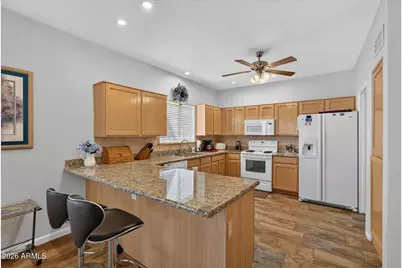 11021 W Tonto Lane, Peoria, AZ 85373 - Photo 9