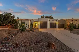 1555 E Kings Ct, Gilbert, AZ 85234 - Photo 1