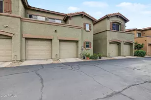 805 S Sycamore Dr, Mesa, AZ 85202 - Photo 1