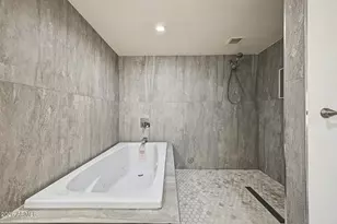 2229 E Catalina Dr, Phoenix, AZ 85016 - Photo 25