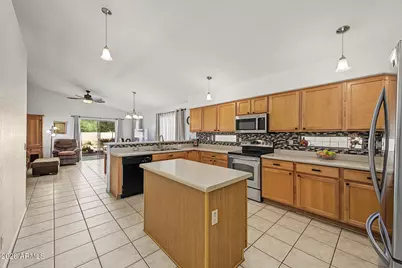 6904 W Juniper Avenue, Peoria, AZ 85382 - Photo 5