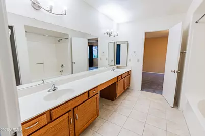 4261 E Rosemonte Drive, Phoenix, AZ 85050 - Photo 11