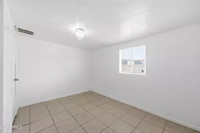 2706 W Lawrence Lane, Phoenix, AZ 85051 - Photo 15