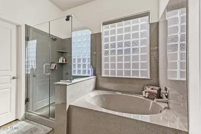2757 W Via Calabria Way, Phoenix, AZ 85086 - Photo 17