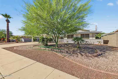 10510 W Camden Avenue, Sun City, AZ 85351 - Photo 3