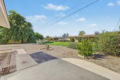 10510 W Camden Avenue, Sun City, AZ 85351 - Photo 25