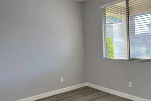 8889 N 71st Dr, Peoria, AZ 85345 - Photo 3