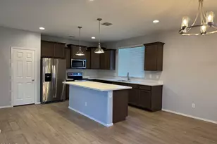 8889 N 71st Dr, Peoria, AZ 85345 - Photo 11