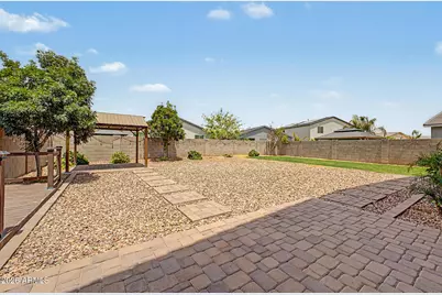 13354 W Briles Road, Peoria, AZ 85383 - Photo 33