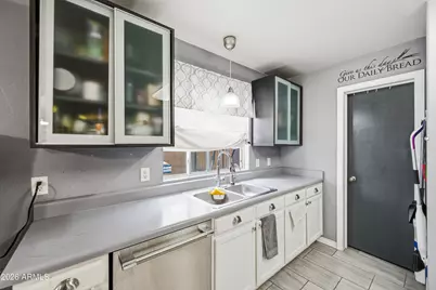 7129 W Palmaire Avenue, Glendale, AZ 85303 - Photo 9