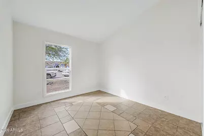 7960 W Denton Lane, Glendale, AZ 85303 - Photo 11