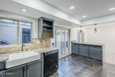 7654 E Minnezona Avenue, Scottsdale, AZ 85251 - Photo 15