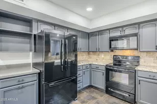 7654 E Minnezona Ave, Scottsdale, AZ 85251 - Photo 13