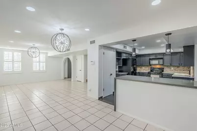 7654 E Minnezona Avenue, Scottsdale, AZ 85251 - Photo 11