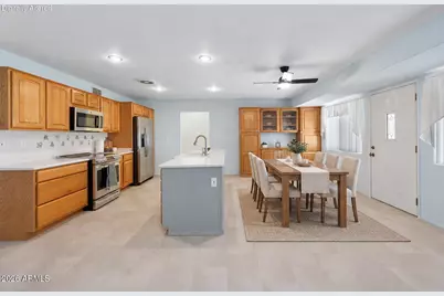 10339 W Prairie Hills Circle, Sun City, AZ 85351 - Photo 5