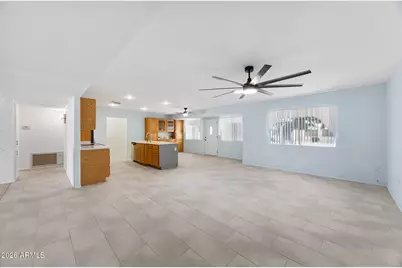 10339 W Prairie Hills Circle, Sun City, AZ 85351 - Photo 3