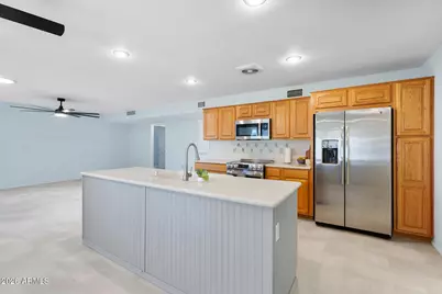 10339 W Prairie Hills Circle, Sun City, AZ 85351 - Photo 17