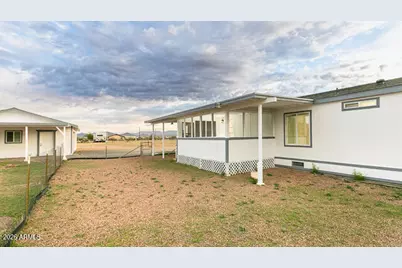 1097 S Egar Road, Golden Valley, AZ 86413 - Photo 9
