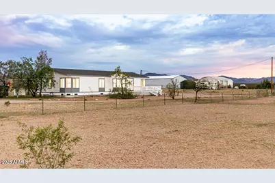 1097 S Egar Road, Golden Valley, AZ 86413 - Photo 31