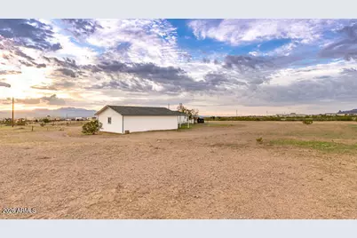 1097 S Egar Road, Golden Valley, AZ 86413 - Photo 35