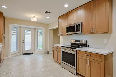 8626 W Greenbrian Drive, Peoria, AZ 85382 - Photo 7