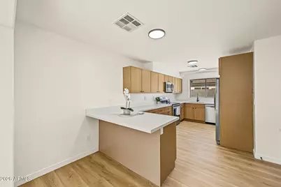 7214 S 2nd Glen, Phoenix, AZ 85041 - Photo 9