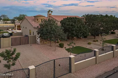 12245 S 70th Street, Tempe, AZ 85284 - Photo 1