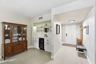 301 E Helena Dr, Phoenix, AZ 85022 - Photo 3