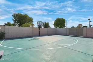 301 E Helena Dr, Phoenix, AZ 85022 - Photo 33