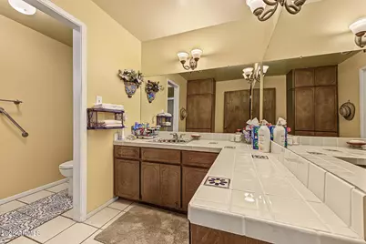 581 W Park Avenue, Chandler, AZ 85225 - Photo 15