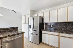 11230 W Calle De La Luna St, Phoenix, AZ 85037 - Photo 9