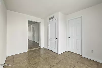 7715 W Crittenden Lane, Phoenix, AZ 85033 - Photo 19