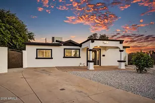 7715 W Crittenden Ln, Phoenix, AZ 85033 - Photo 5