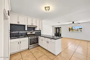 7715 W Crittenden Ln, Phoenix, AZ 85033 - Photo 15