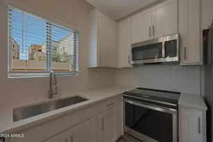 28134 N 28th Ln, Phoenix, AZ 85085 - Photo 7