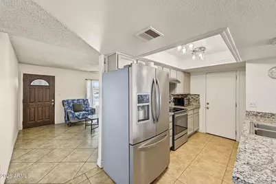 8602 W Heatherbrae Drive, Phoenix, AZ 85037 - Photo 9
