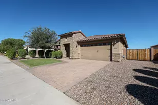 5121 N 81st Ave, Glendale, AZ 85303 - Photo 3