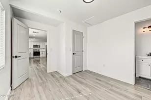 1332 E Campbell Ave, Phoenix, AZ 85014 - Photo 17
