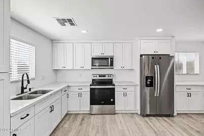 1332 E Campbell Avenue, Phoenix, AZ 85014 - Photo 11