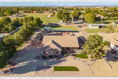 1744 E Country Lane, Gilbert, AZ 85298 - Photo 1
