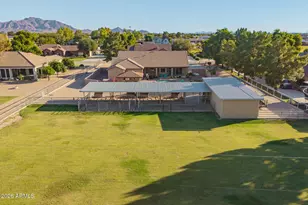 1744 E Country Ln, Gilbert, AZ 85298 - Photo 45